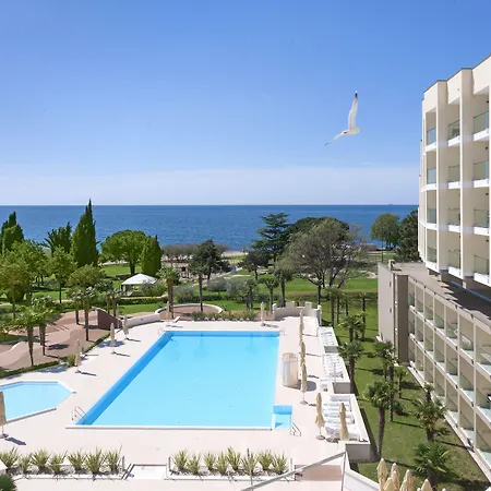 Materada Plava Laguna 3*