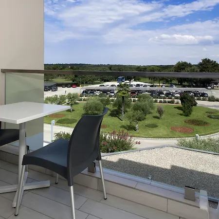 酒店 Materada Plava Laguna 3*